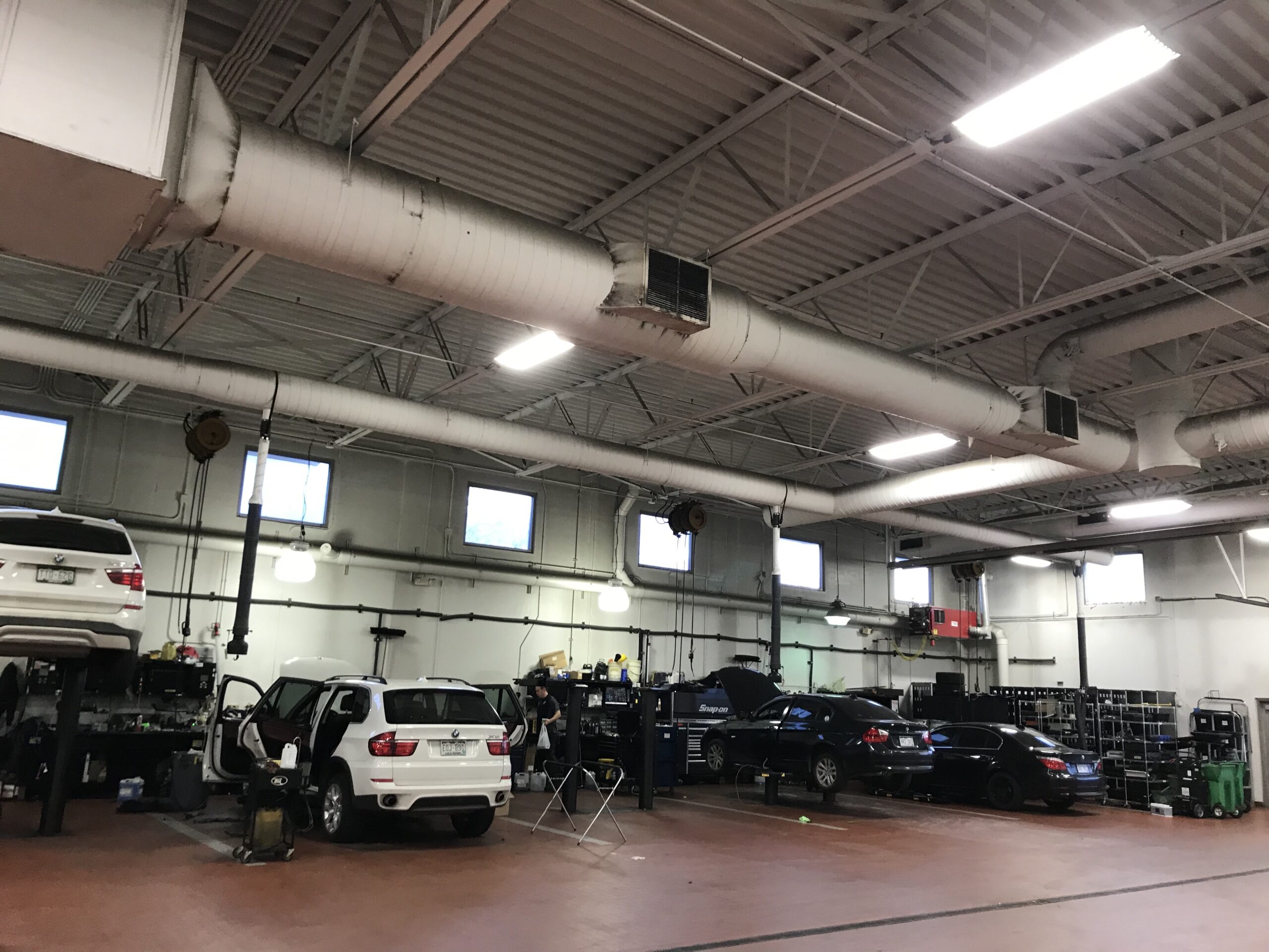 Service bay LED Lighting - Elway Mini Loveland